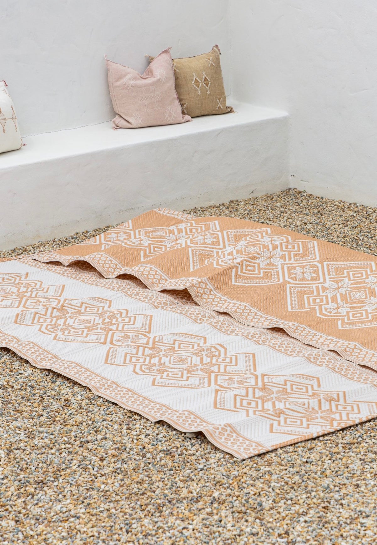 Recycled Outdoor Mat 13 Lorenzo Star ~ Med ~ 1.8 x 2.8