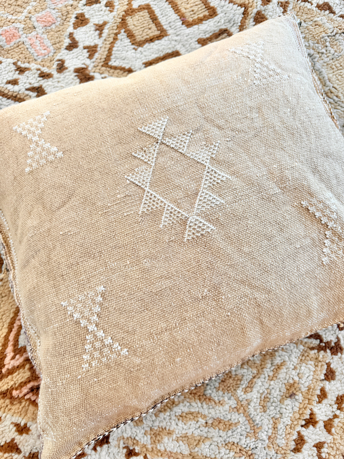 Cactus Silk Square Cover - Sq402