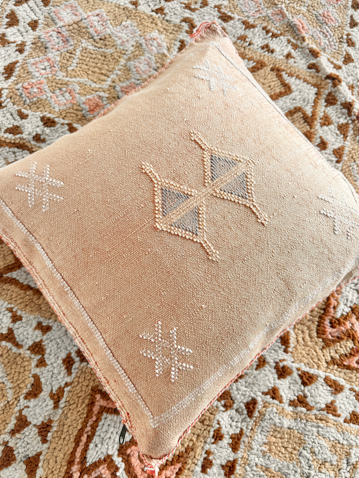 Cactus Silk Square Cover - Sq428