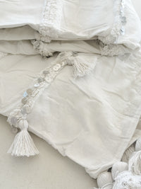 Harper Moroccan Wedding Throw – White