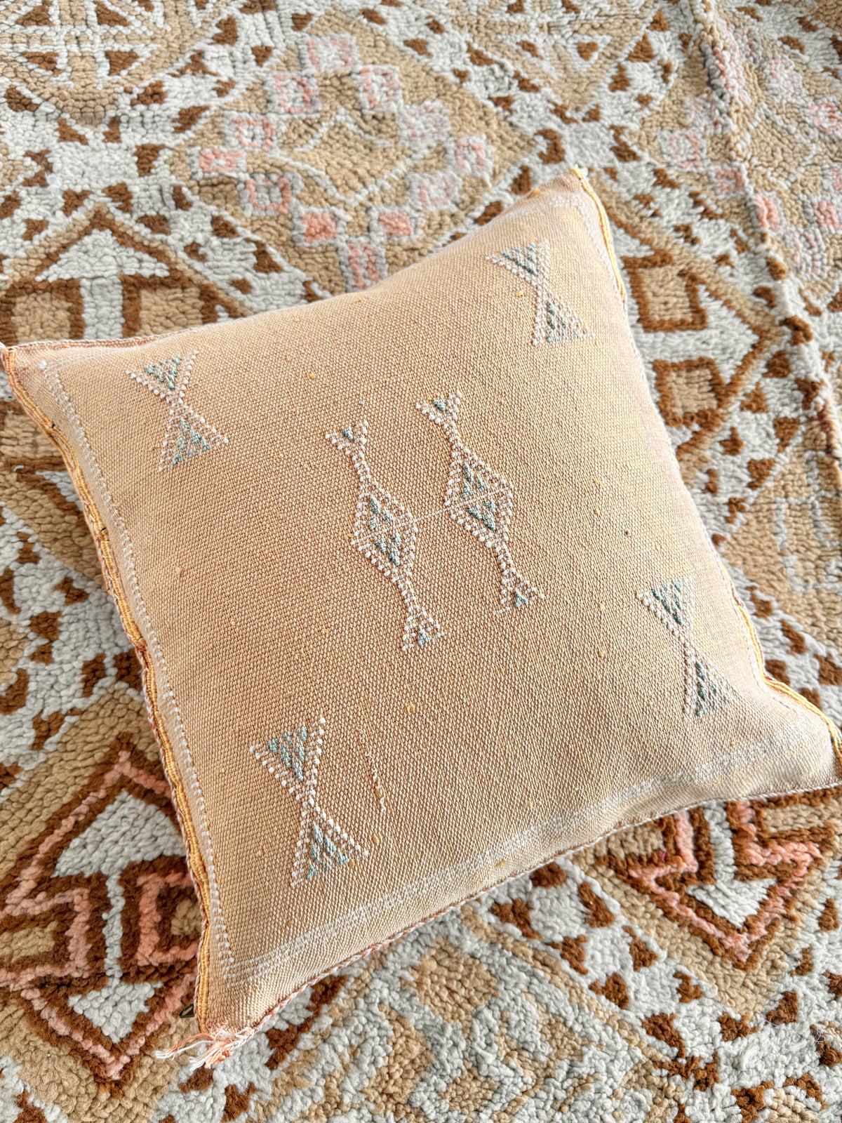 Cactus Silk Square Cover - Sq435