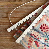 Magnetic Print Hanger Scallop 30cm