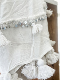 Harper Moroccan Wedding Throw – White