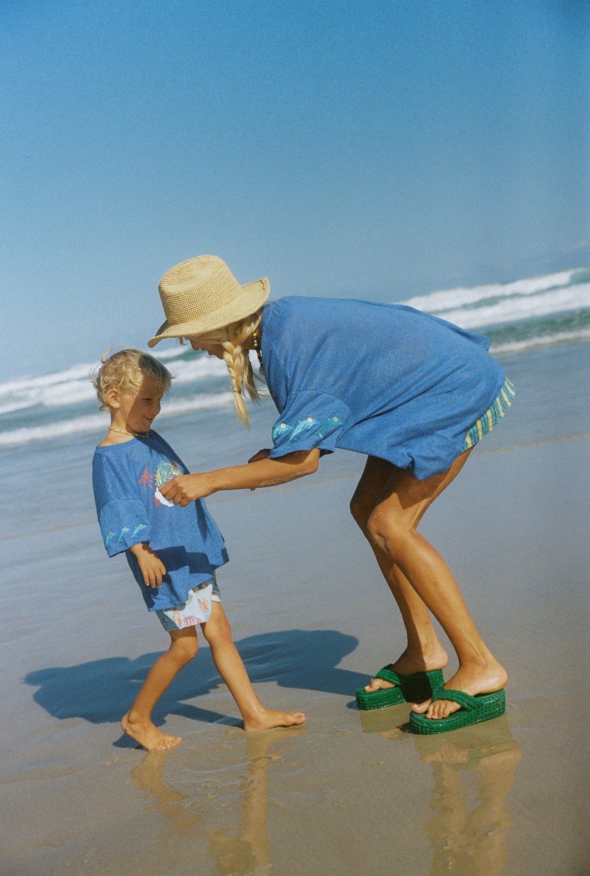 Home Surf Tee Spicy Dogung