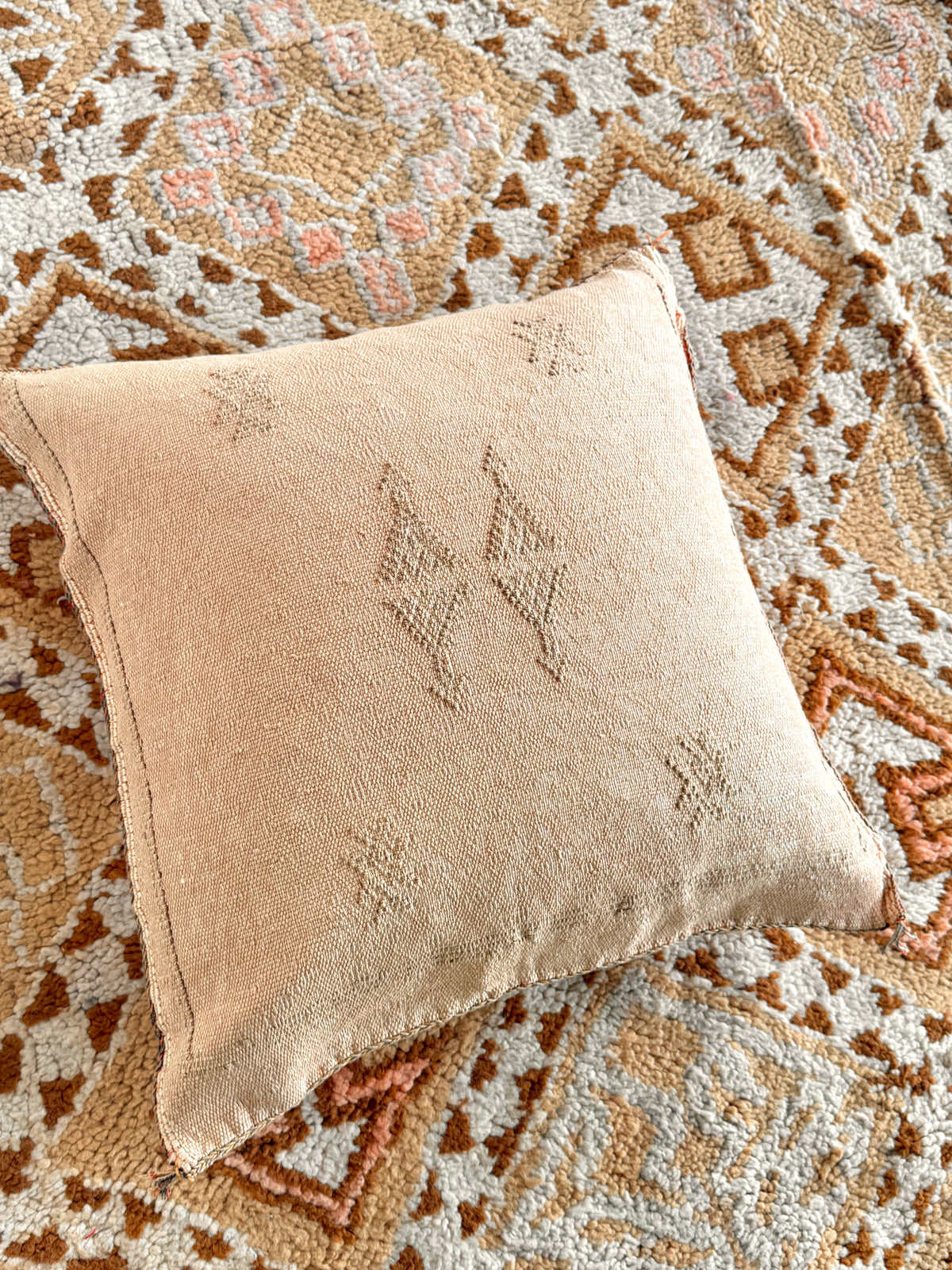 Cactus Silk Square Cover - Sq430