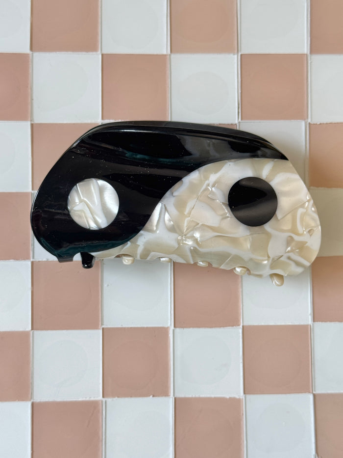 Hair Clip Claw Yin Yang Black