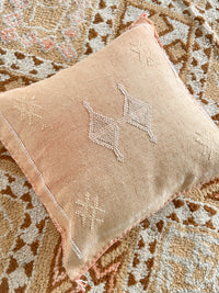 Cactus Silk Square Cover - Sq427