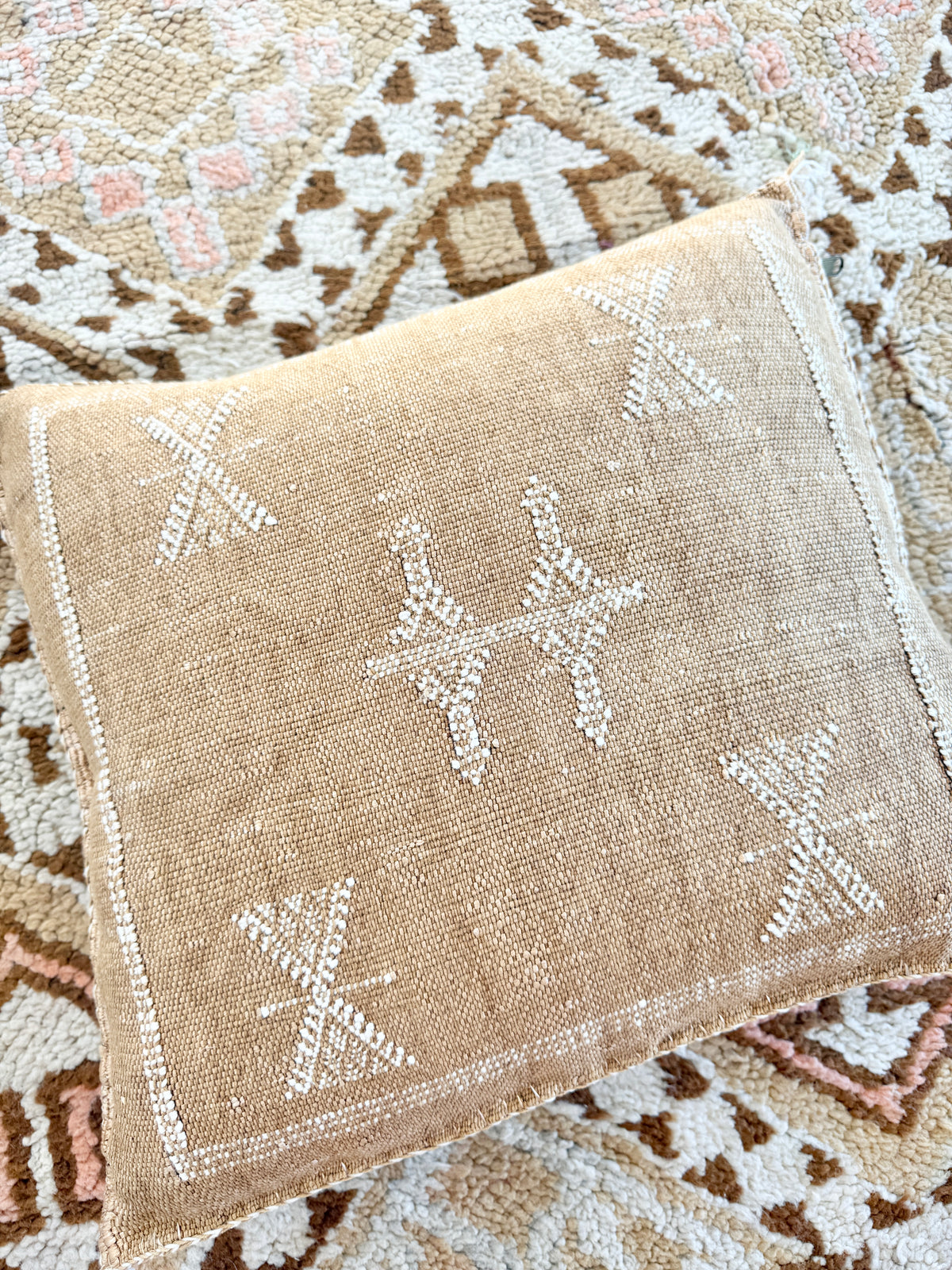 Cactus Silk Square Cover - Sq405