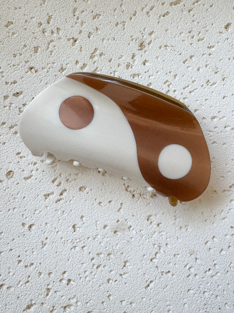 Hair Clip Claw Yin Yang Toffee