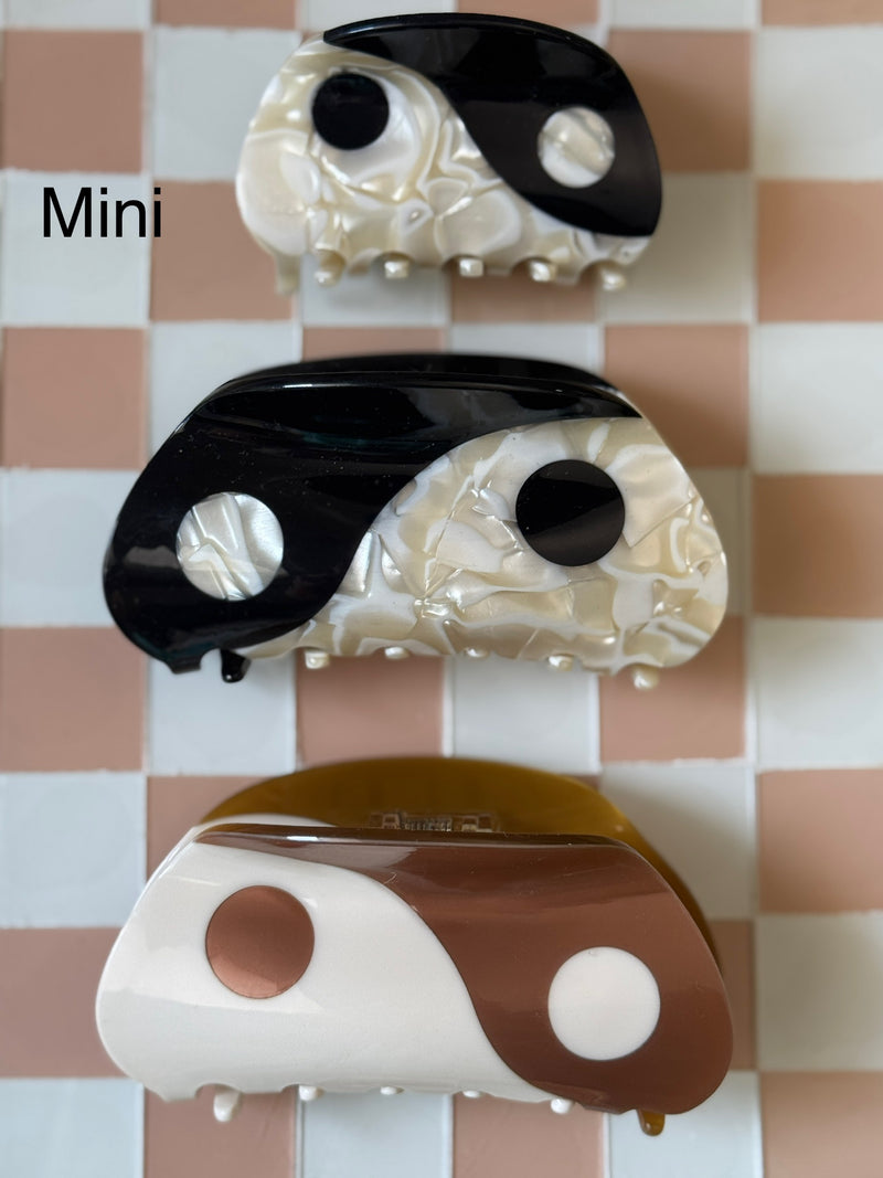 Hair Clip Claw Yin Yang Black Mini