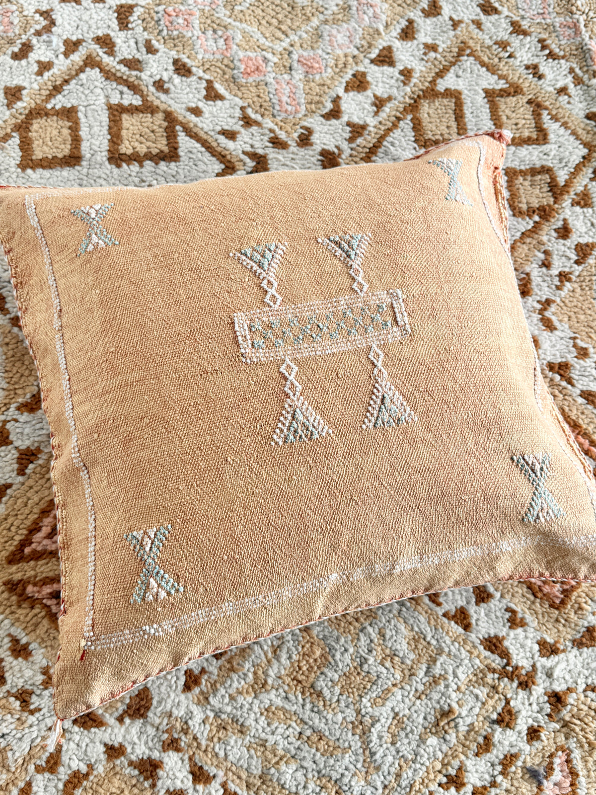 Cactus Silk Square Cover - Sq429