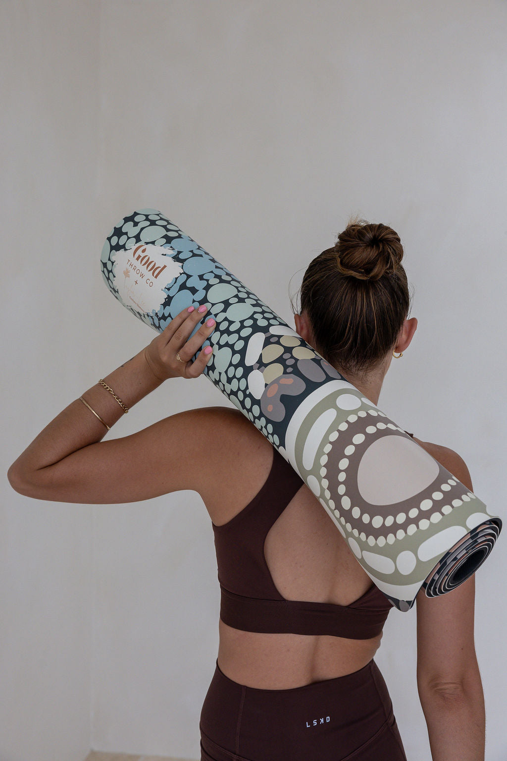 Premium Yoga Mat & Carry Strap Buggeiri (Open Land)