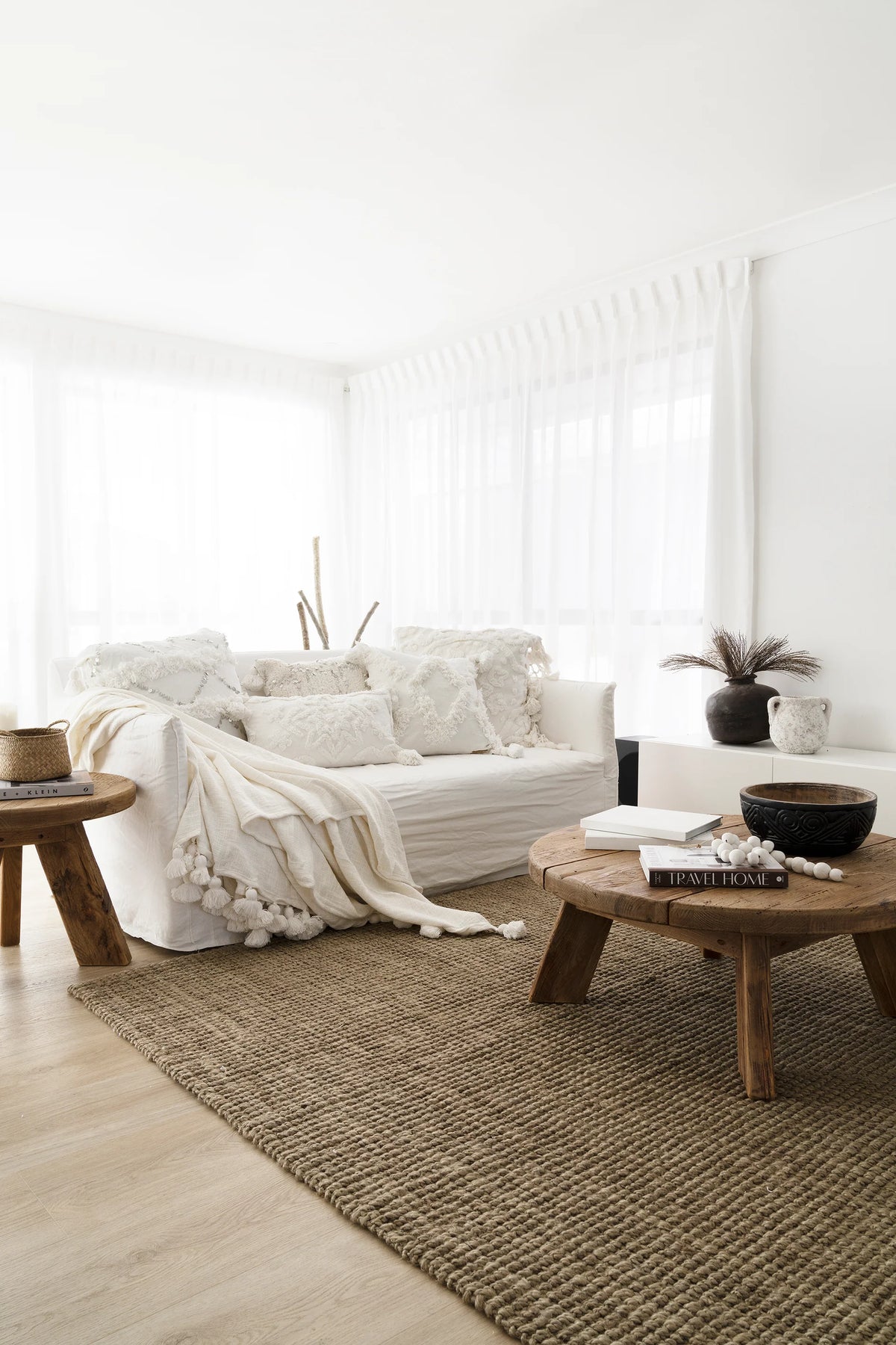 White Maklak Tassel Throw Standard